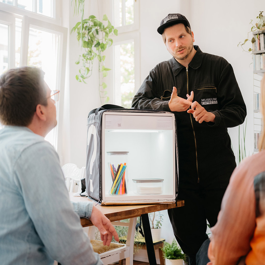 Sebastian Jung – Curator – MUSEUM EXPRESS