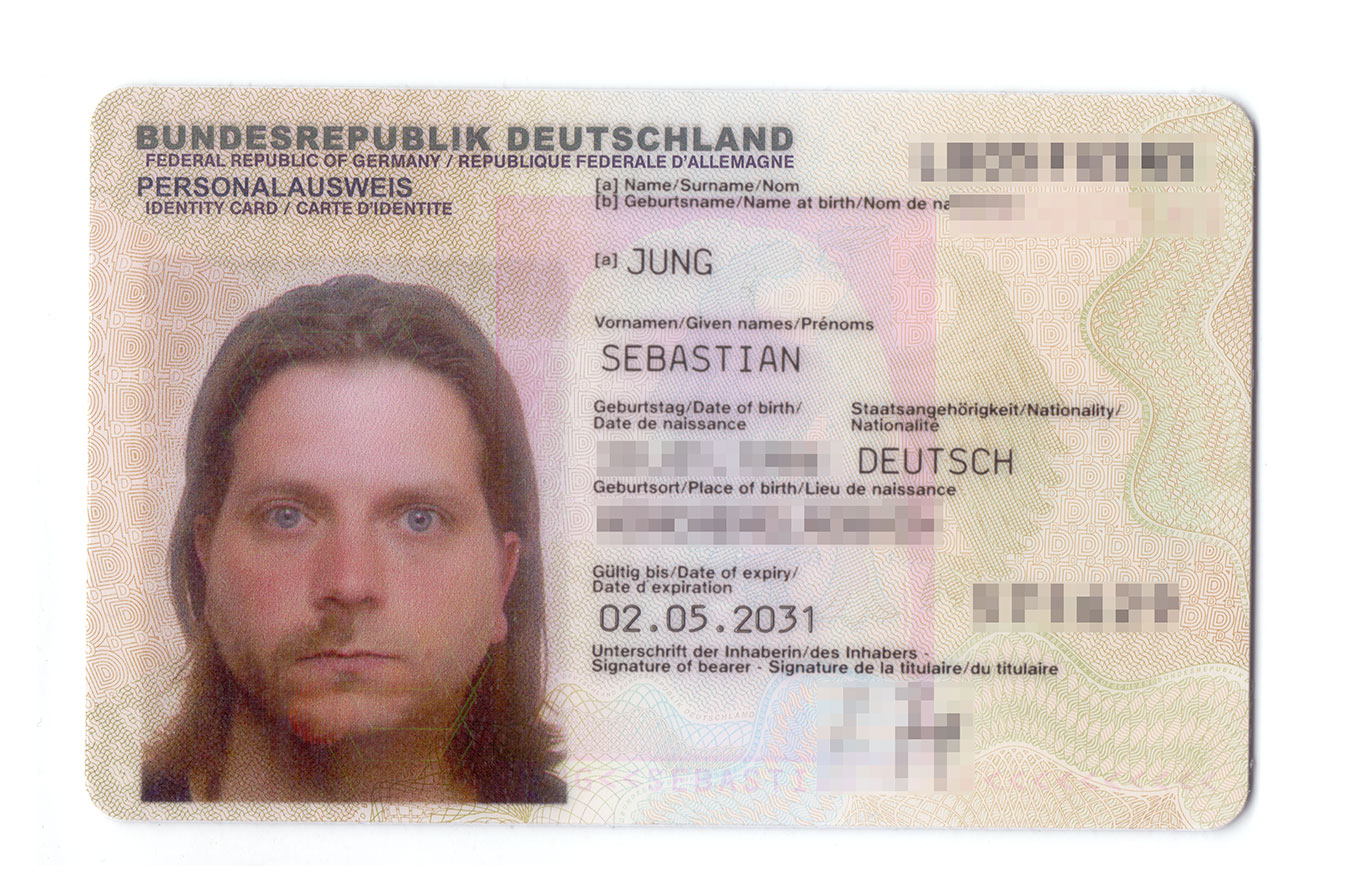 Sebastian Jung – Artist – Passport Hacker